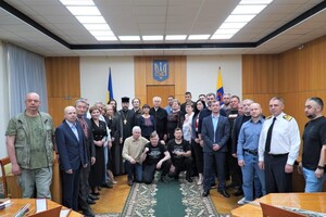 В Одессе "За оборону Украины" наградили волонтеров, предпринимателей и военного 