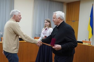 В Одессе "За оборону Украины" наградили волонтеров, предпринимателей и военного 