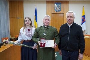 В Одессе "За оборону Украины" наградили волонтеров, предпринимателей и военного 