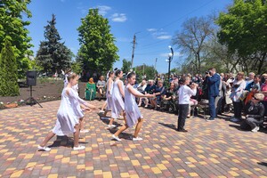 В Одесской области открыли памятник Матери