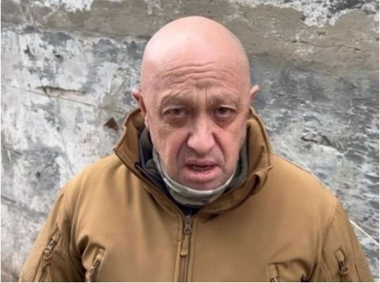 «Україна не бомбила Донбас 8 років»: пригожин здивував правдою росіян