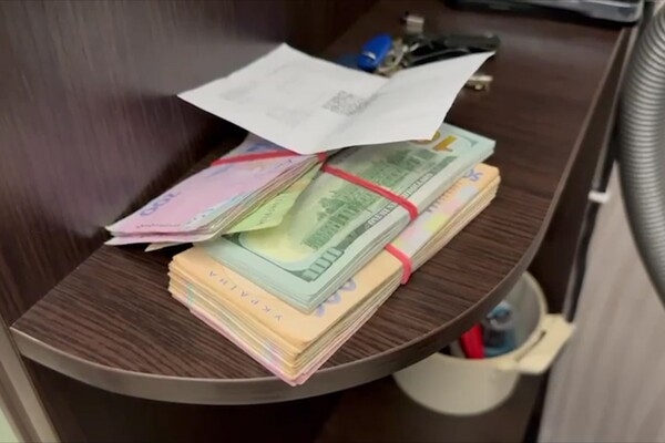 В Одессе мужчина переоделся в женщину и украл полмиллиона долларов из квартиры на Французском бульваре
