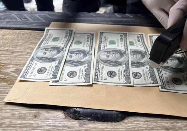 В Одессе работник суда "сливал" информацию за деньги