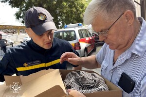 Одесские пожарные спасли стрижа Арчи
