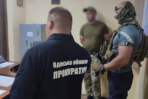 Начальник и инспектор отдела погранслужбы в Одесской области брали взятки при осмотре суден