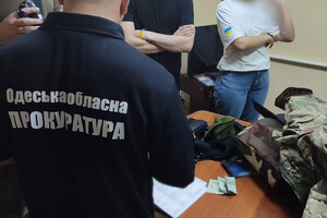 Начальник и инспектор отдела погранслужбы в Одесской области брали взятки при осмотре суден