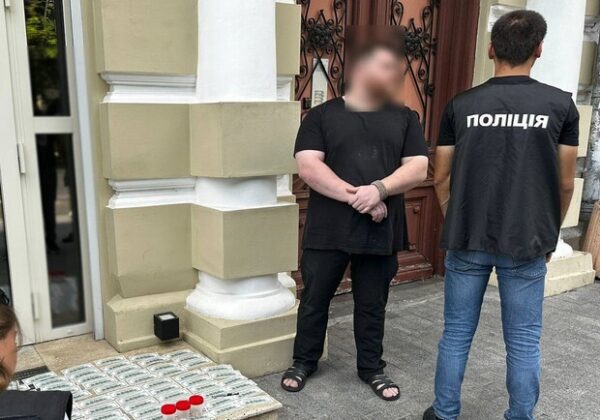 Одессит снимал призывников с военного учета за деньги Одессит снимал призывников с военного учета за деньги