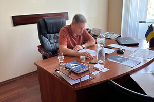 В Одесской области чиновник требовал "откат" от инвесторов за установку солнечных панелей