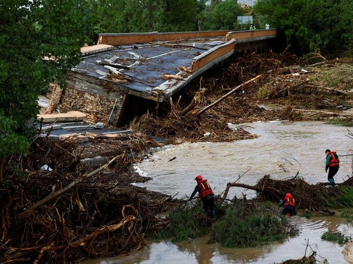 Іспанія йде під воду: майже на всій території країни не припиняються потужні зливи, є загиблі