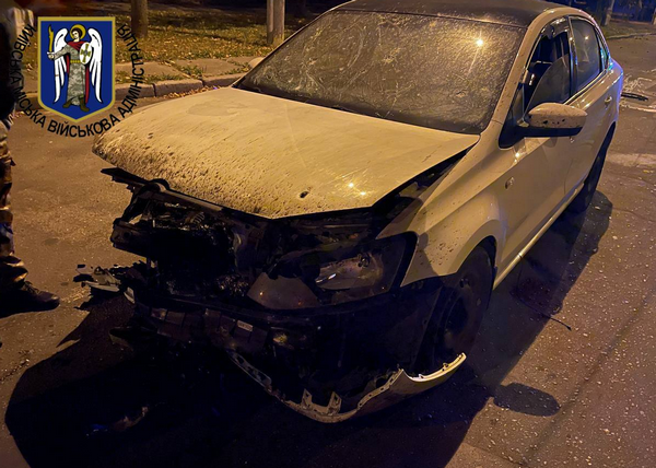 Масштабна атака дронів на Київ: збиті понад 20 «шахедів», уламки, що горять, впали в п'яти районах міста (фото, відео)