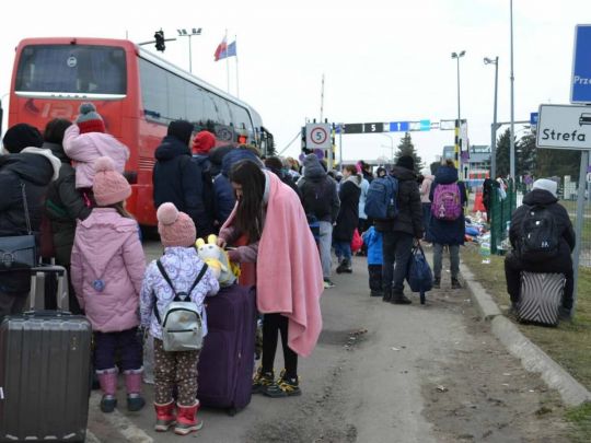 Все не так солодко: в ООН розповіли, із чим стикаються за кордоном українські біженці