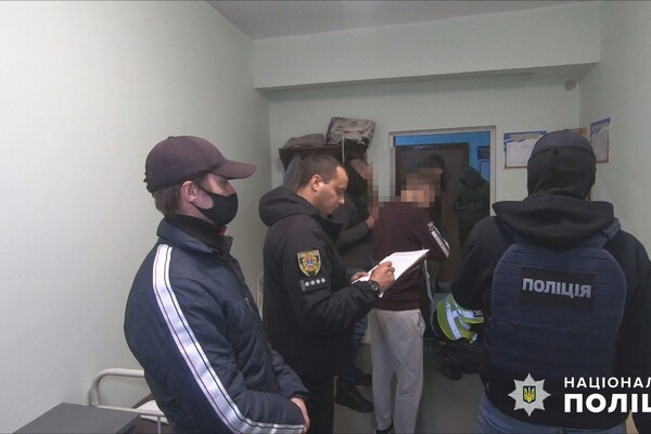 В Одессе псевдоплемянник выманил у своей "тети" 74 000 гривен