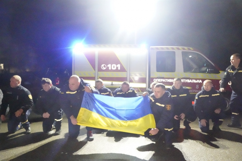 «Лежить моя, моя дитина в Алеї мужніх козаків»: після втрати сина-героя мама присвячує йому вірші й віддає всі гроші ЗСУ