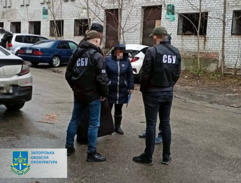 Між молитвами та співами шпигувала за ЗСУ: дружина настоятеля храму УПЦ у Запорізькій області працювала на російську розвідку (фото)