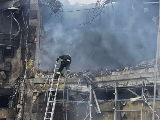 Внаслідок ракетного удару у Дніпрі зруйновано пологовий будинок, у Харкові — лікарня (фото, відео)
