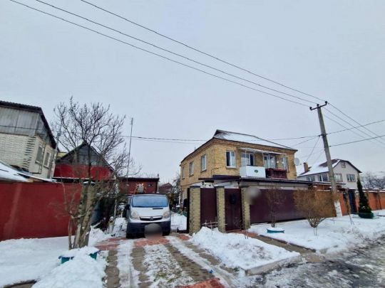 Троє людей і кіт загадково загинули у приватному будинку у Броварах під Києвом (фото 18+)
