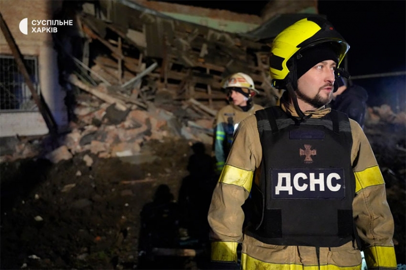 Ворог обстріляв Харків: одна ракета влучила в школу, будівля обвалилася
