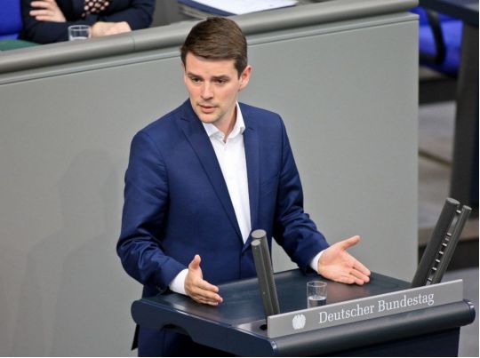 У Бундестазі відповіли, хто в Німеччині є носіями ідеї «нового Мінська» та назвали умову перемоги для України