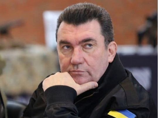 «Можна зробити крок назад, але потім зробимо два кроки вперед»: Данілов про «снарядний голод» у ЗСУ