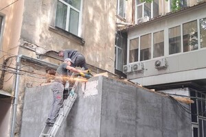 Нахалстрой на Екатерининской на 200-летнем памятнике архитектуры снесли 