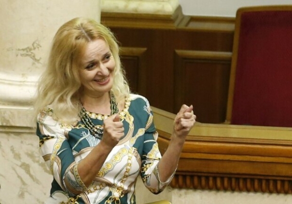 Во Львове среди улицы выстрелили в висок Ирине Фарион