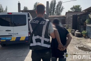 В Одессе мужчина угрожал продавщице гранатой (фото, видео)