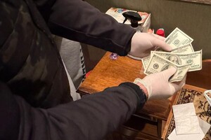 В Черноморске задержали врача детской больницы, которая "рисовала" справки о госпитализации