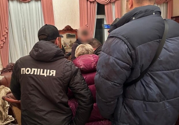 В Черноморске задержали врача детской больницы, которая "рисовала" справки о госпитализации