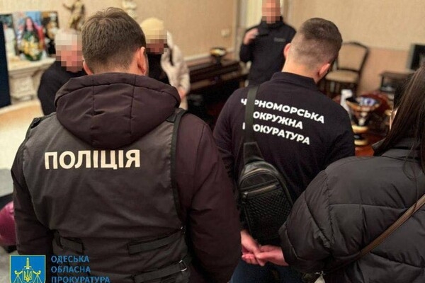 В Черноморске задержали врача детской больницы, которая "рисовала" справки о госпитализации