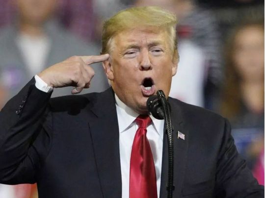 Трамп призупинив військову допомогу Україні: що відомо